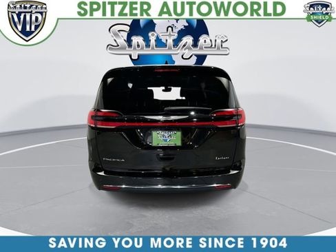Used 2025 Chrysler Pacifica Select FWD image 10