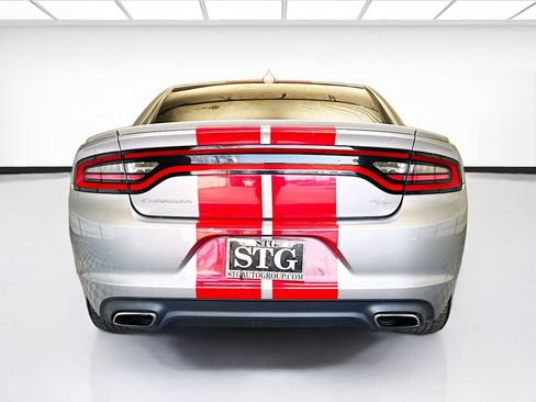 Used 2017 Dodge Charger R/T RWD image 5