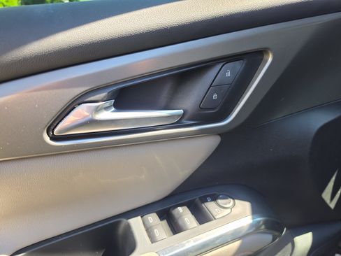 Used 2025 Chevrolet Traverse LT w/ Sun and Wheel Package FWD image 16