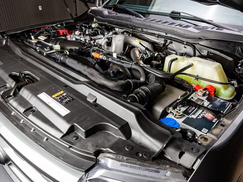 Used 2023 Ford F250 Platinum image 40