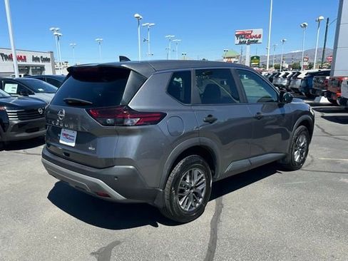 Used 2023 Nissan Rogue S AWD/4WD image 10