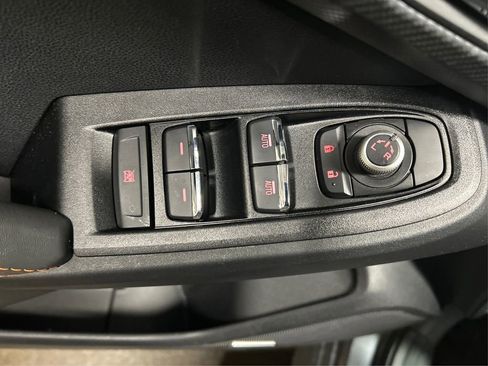 Certified 2025 Subaru Crosstrek 2.5i Limited w/ Crosstrek Mirror Package image 33