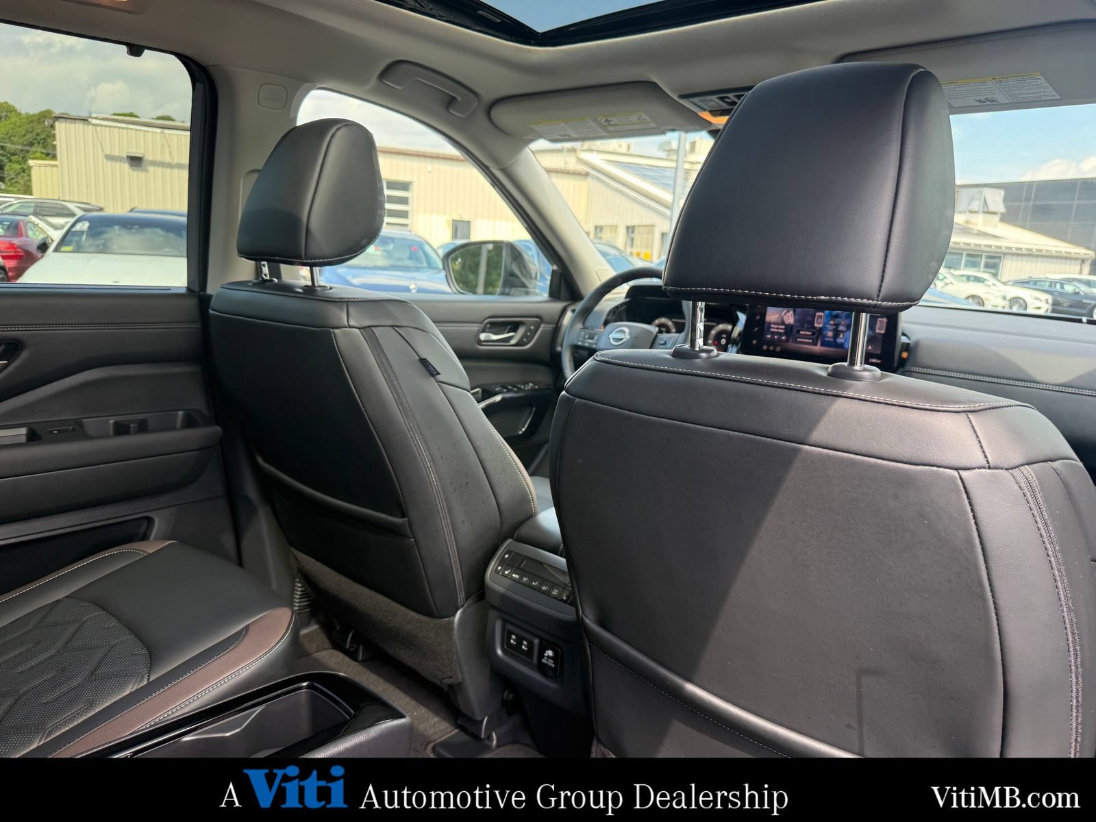 Used 2026 Nissan Pathfinder Platinum AWD/4WD image 27