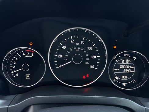 Used 2018 Honda HR-V LX image 9