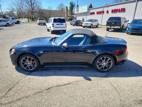 Used 2017 FIAT 124 Spider Abarth image 5