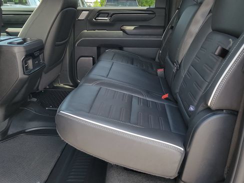 Used 2025 GMC Sierra 2500 AT4X AWD/4WD image 8