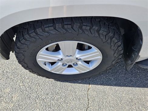 Used 2013 Toyota Land Cruiser Base image 17