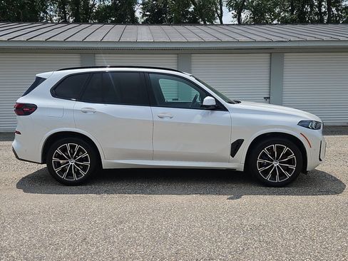Used 2025 BMW X5 xDrive40i w/ Executive Package AWD/4WD image 8