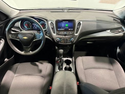 Used 2025 Chevrolet Malibu LT FWD image 13