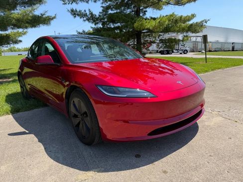 Used 2025 Tesla Model 3 Long Range AWD/4WD image 4