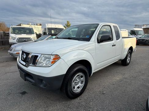 Used 2018 Nissan Frontier S image 4