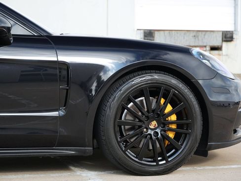 Used 2018 Porsche Panamera 4 AWD/4WD image 29