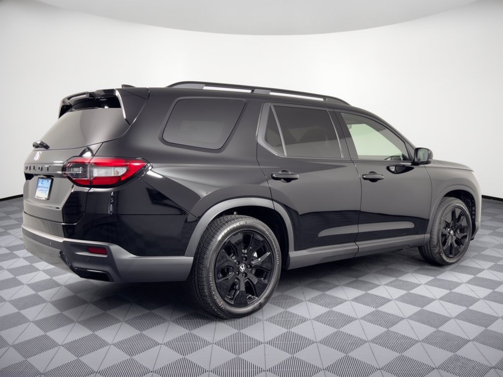 New 2026 Honda Pilot Black Edition image 9