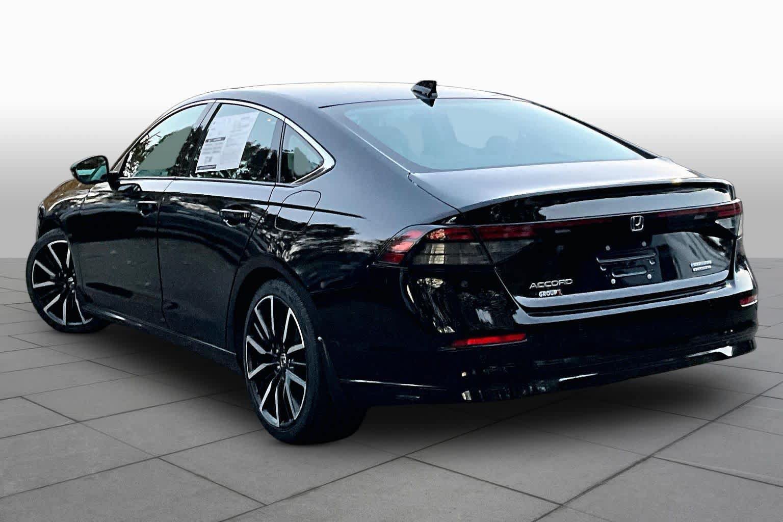 Used 2023 Honda Accord Touring image 11