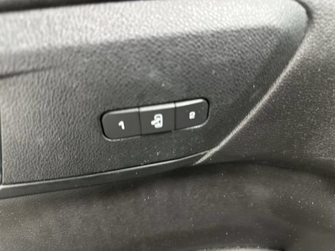 Used 2016 Chevrolet Traverse LTZ AWD/4WD image 12