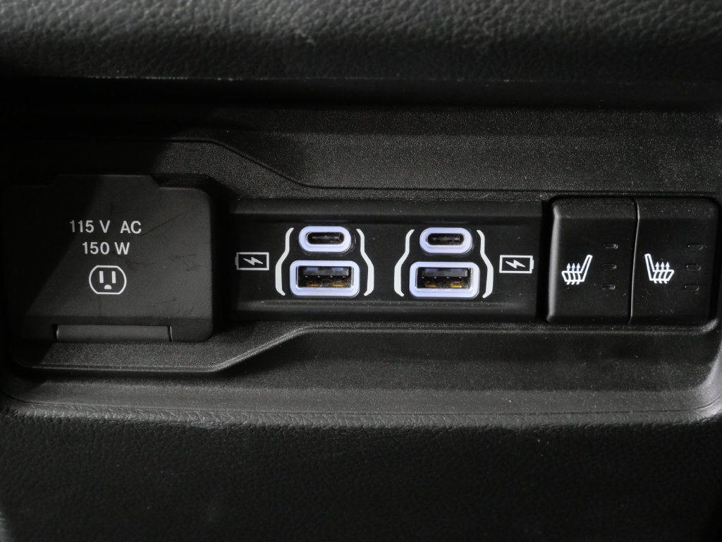Used 2023 Jeep Grand Cherokee Limited w/ Luxury Tech Group II AWD/4WD image 23