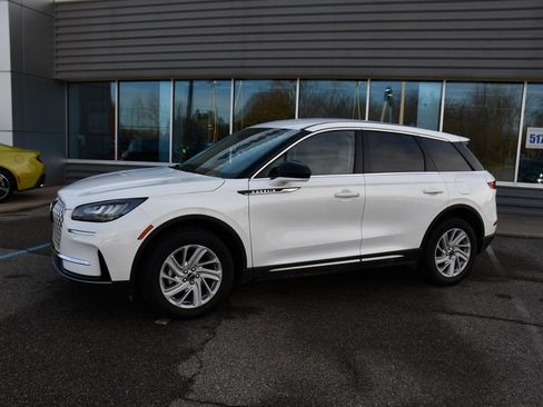 Used 2023 Lincoln Corsair Standard image 2