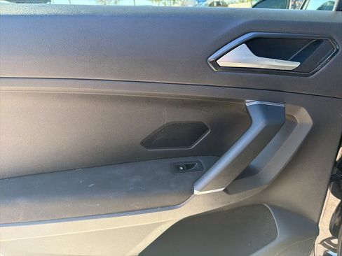 Used 2018 Volkswagen Tiguan S image 13