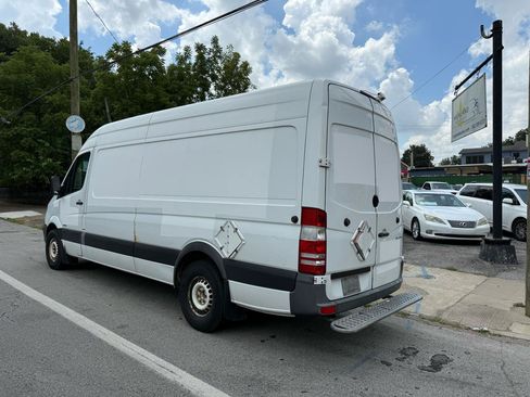 Used 2014 Mercedes-Benz Sprinter 2500 image 3