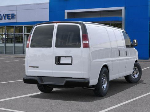 New 2026 Chevrolet Express 2500 RWD image 4