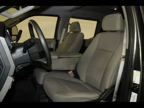 Used 2017 Ford F250 XL w/ STX Appearance Package AWD/4WD image 13