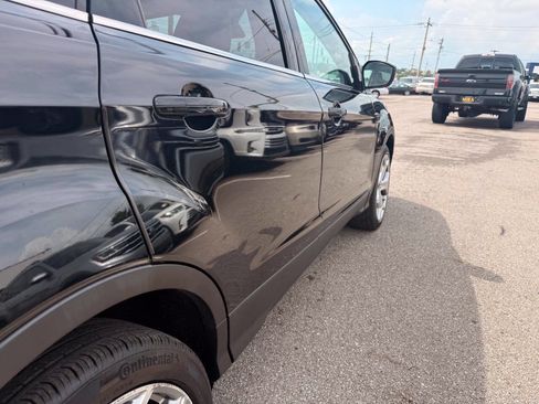 Used 2017 Ford Escape Titanium w/ Equipment Group 301A AWD/4WD image 32