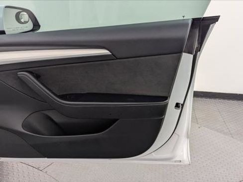Used 2022 Tesla Model 3 image 21