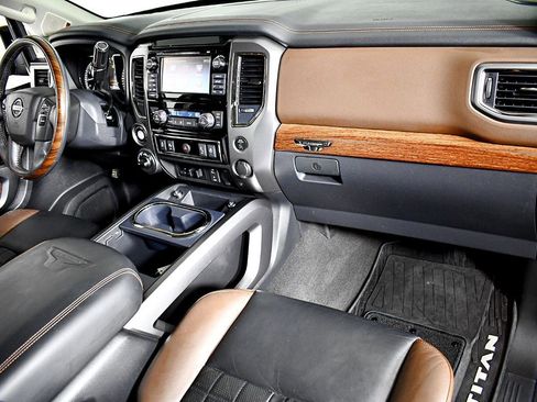 Used 2017 Nissan Titan Platinum Reserve image 25