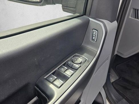 Used 2025 Ford F250 XLT AWD/4WD image 12