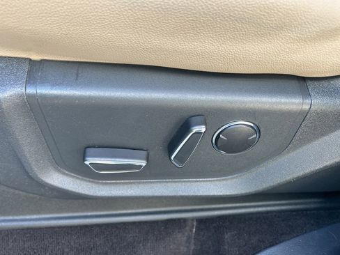 Used 2022 Ford Expedition Max Limited image 9