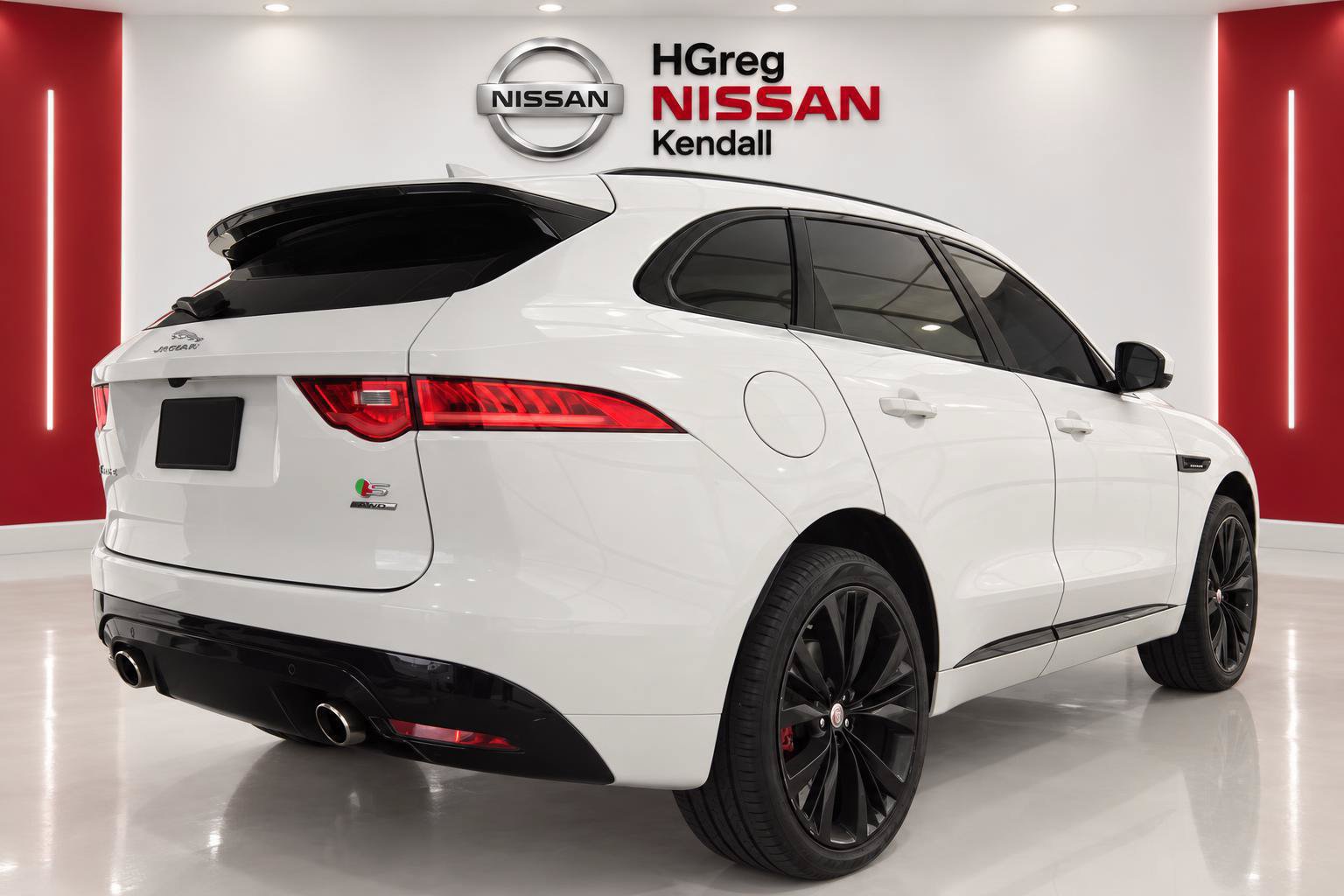 Used 2017 Jaguar F-PACE S AWD/4WD image 6