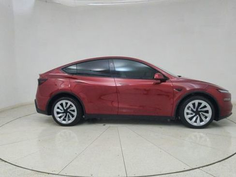 Used 2026 Tesla Model Y AWD image 62