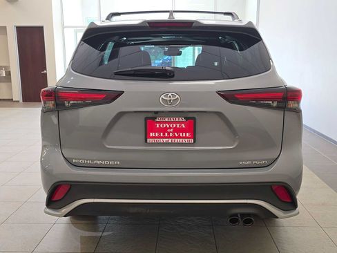 Certified 2025 Toyota Highlander XSE AWD/4WD image 5