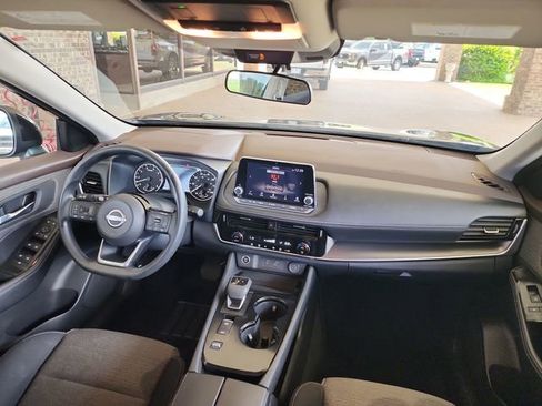 Used 2023 Nissan Rogue SV FWD image 13