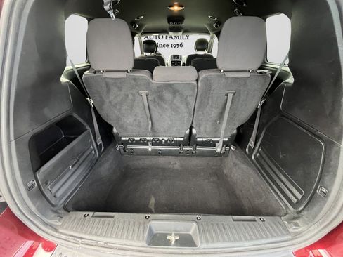 Used 2017 Dodge Grand Caravan SE FWD image 9