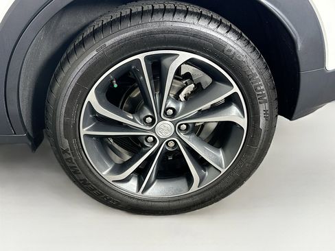 Used 2022 Buick Encore GX Essence w/ Advanced Technology Package FWD image 11