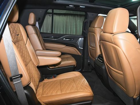 Used 2021 Cadillac Escalade Premium Luxury w/ Driver Assist Tech Package AWD/4WD image 51