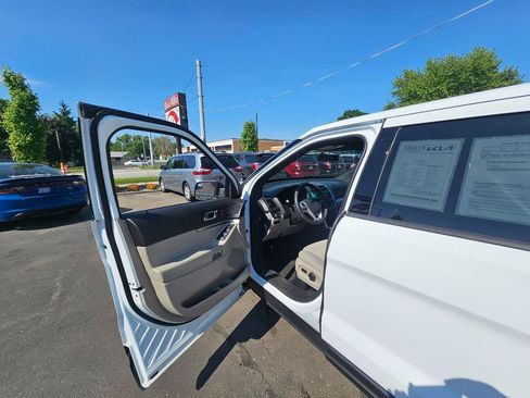 Used 2015 Ford Explorer 4WD image 18