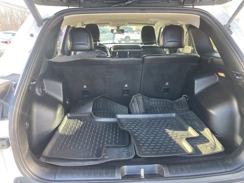 Used 2019 Jeep Cherokee Limited image 22