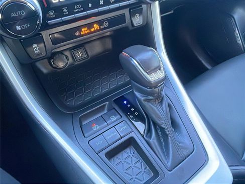 Used 2023 Toyota RAV4 XLE Premium image 28