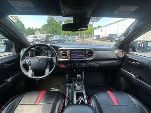 Used 2023 Toyota Tacoma TRD Sport w/ Technology Package AWD/4WD image 2