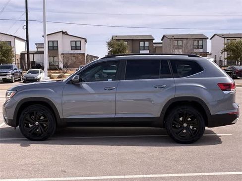 Used 2022 Volkswagen Atlas SE w/ Panoramic Sunroof Package image 3
