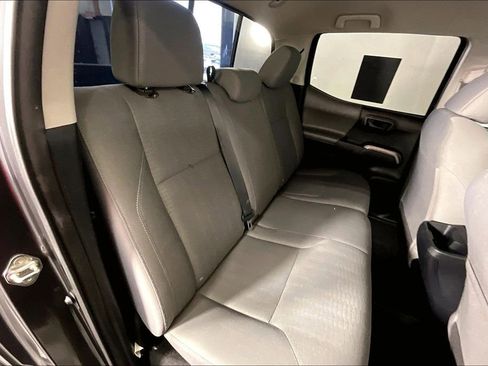 Used 2019 Toyota Tacoma SR5 AWD/4WD image 35