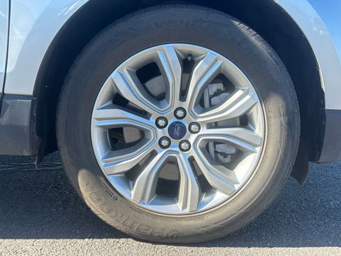 Used 2022 Ford Edge Titanium image 10