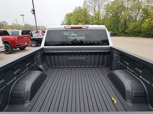 New 2026 GMC Sierra 1500 SLT w/ SLT Premium Package image 8