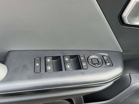 New 2025 Kia K4 LXS FWD image 21
