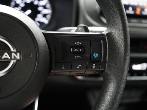 Used 2024 Nissan Rogue SV FWD image 19