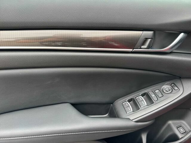 Used 2018 Honda Accord Sport image 11