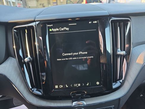 Certified 2025 Volvo XC60 B5 Plus image 31