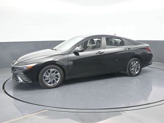 Used 2024 Hyundai Elantra SEL video 2